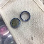写真：丸枠の電池ホルダー