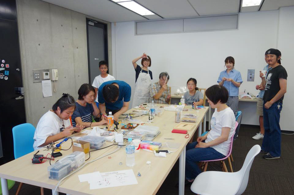 写真:はんだ付けスタート~