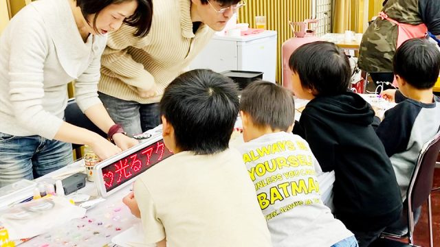 写真：子供で大賑わいのワークショップ1