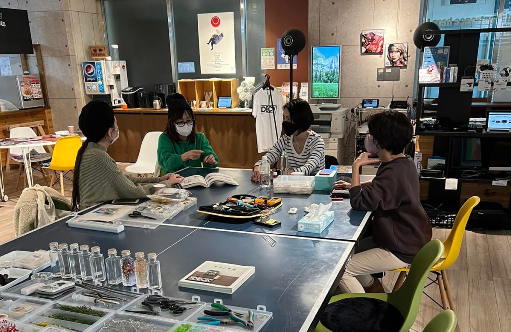 写真:久しぶりのメンバーとの間で話が尽きませんでした