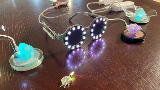 イベントで作ったLEDでひかる天然石